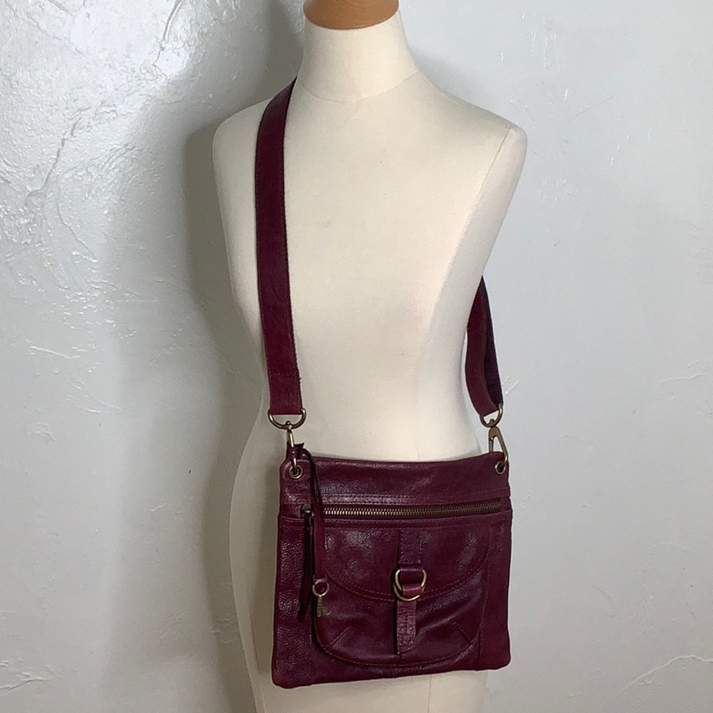 Fossil Wine Leather zipper closure crossbody / shoulder purse bag 11X9X1.5